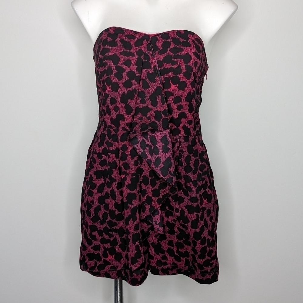 ✨3/$15 Express black pink ruffle accent strapless romper 4